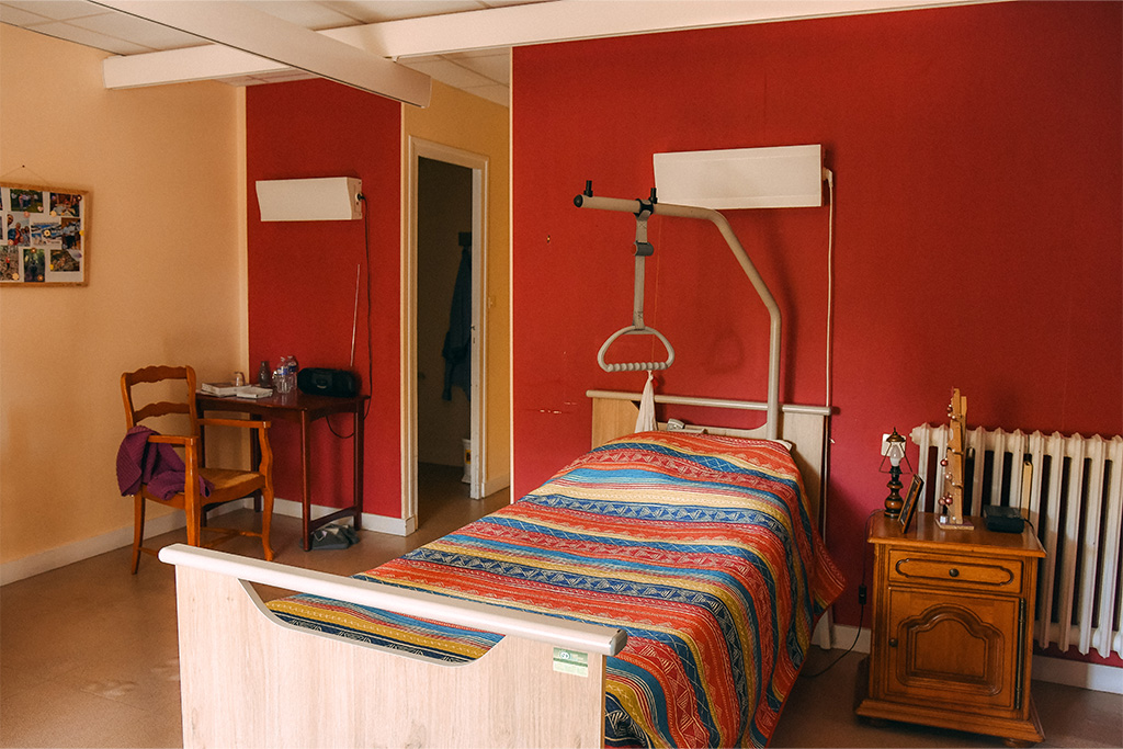 lit medicalise ehpad alexain